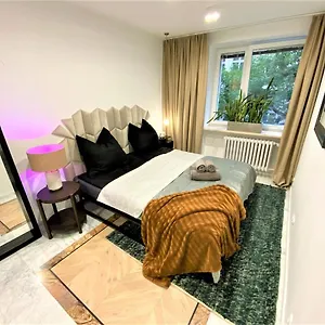 https://designluxus-apartment-im-zentrum-netflix.warsawhotelspoland.com
